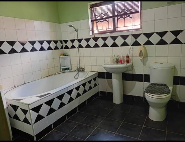 3 BEDROOM HOUSE FOR SALE IN UMHLATHUZE